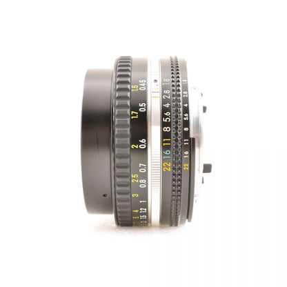 【中古】Nikon EM ブラック 35mm フィルム一眼レフカメラ+ニコン Ai-S 50mm f/1.8 パンケーキレンズセット