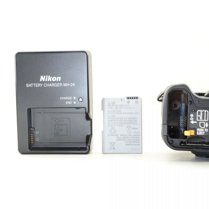 【中古】Nikon Df 16.2MP ブラック 一眼レフ デジタルカメラ ニコン S/N:2031223