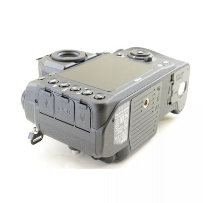 【中古】Nikon Df 16.2MP ブラック 一眼レフ デジタルカメラ ニコン S/N:2031223
