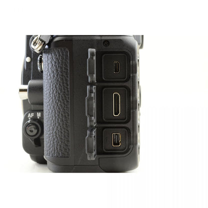【中古】Nikon Df 16.2MP ブラック 一眼レフ デジタルカメラ ニコン S/N:2031223