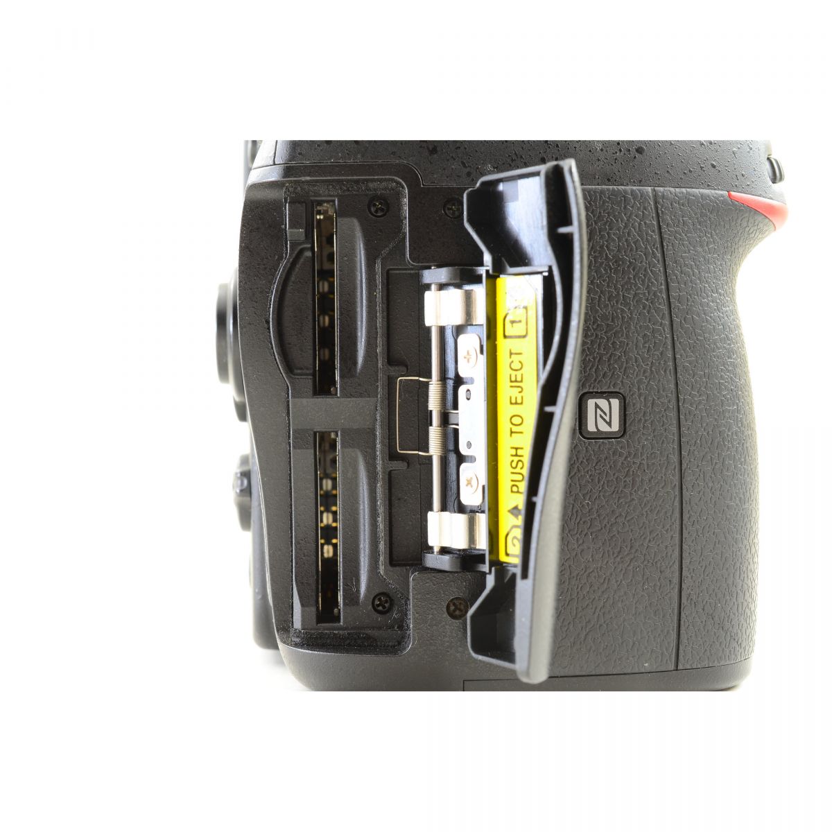 【中古】Nikon D7200 24.2MP デジタル 一眼レフ カメラ ボディ 元箱付 ニコン S/N: 2005305