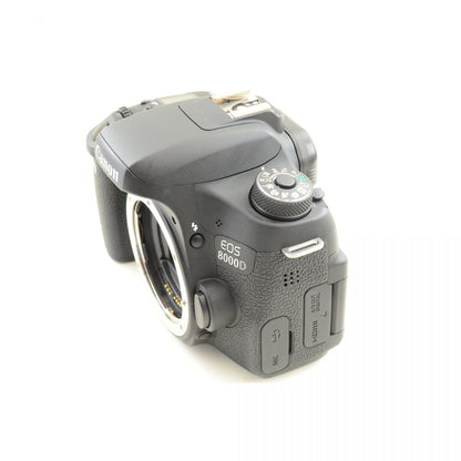 【中古】Canon EOS 8000D 24.2MP 一眼レフ デジタルカメラ EF-S 18-55mm f/3.5-5.6 IS STM ズームレンズセット キヤノン S/N:41032010847