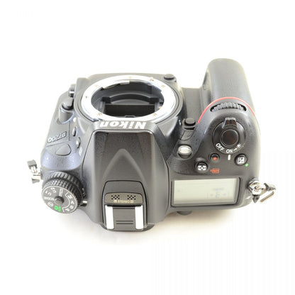 【中古】Nikon D7200 24.2MP デジタル 一眼レフ カメラ ボディ 元箱付 ニコン S/N: 2005305