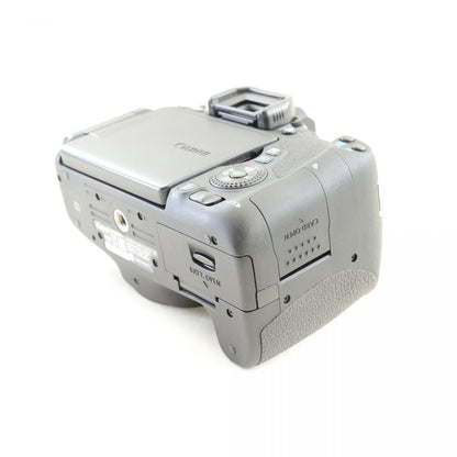 【中古】Canon EOS 8000D 24.2MP 一眼レフ デジタルカメラ EF-S 18-55mm f/3.5-5.6 IS STM ズームレンズセット キヤノン S/N:41032010847