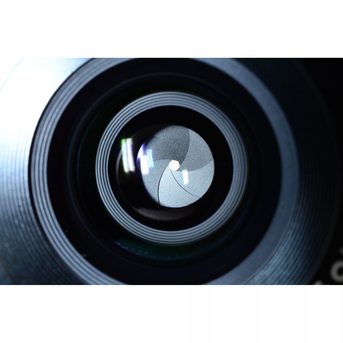 【中古】Contax Carl Zeiss Biogon 28mm f/2.8 T* G1 G2用 単焦点 カメラレンズ 交換レンズ コンタックス コンタックスG用 S/N:7710152