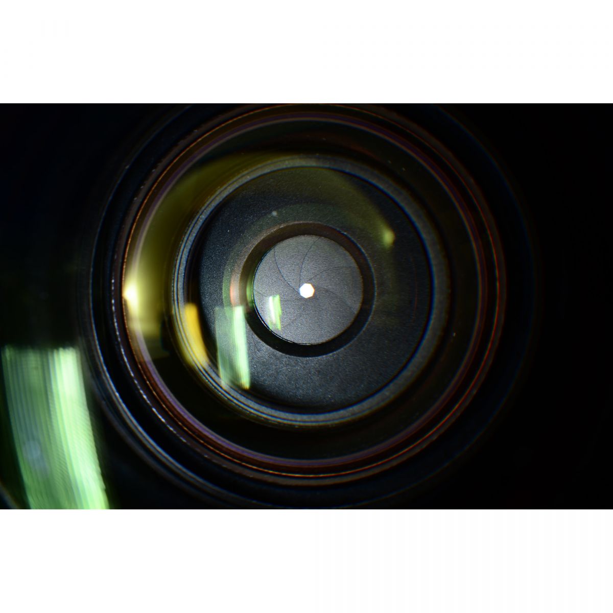 【中古】Nikon AF-S DX NIKKOR 10-24mm f/3.5-4.5 G ED 広角 ズーム カメラレンズ 交換レンズ ニコン NIKKORシリーズ S/N:2061609