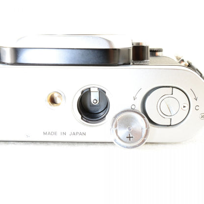 【中古】Nikon F2 Photomic シルバー 35mm フィルム 一眼レフ カメラ ボディ ケース付 ニコン S/N: 7371985