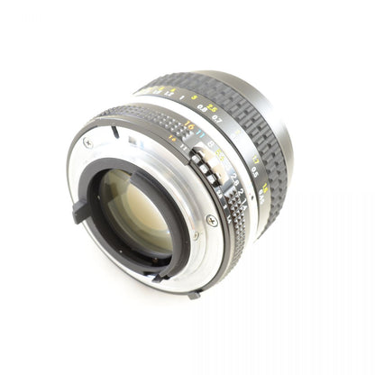 【中古】Nikon Ai-S NIKKOR 50mm f/1.4 標準 単焦点レンズ マニュアルフォーカス ニコン S/N: 5801352