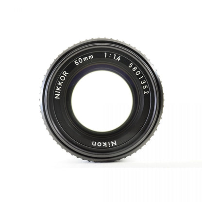 【中古】Nikon Ai-S NIKKOR 50mm f/1.4 標準 単焦点レンズ マニュアルフォーカス ニコン S/N: 5801352