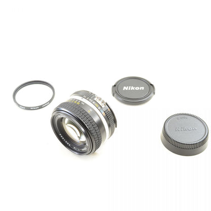 【中古】Nikon Ai-S NIKKOR 50mm f/1.4 標準 単焦点レンズ マニュアルフォーカス ニコン S/N: 5801352