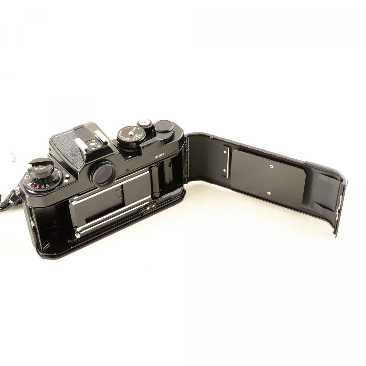 【中古】Nikon FE2 シルバー Ai NIKKOR 35mm f/2 単焦点レンズ付 フィルムカメラ ニコン S/N: 2552950