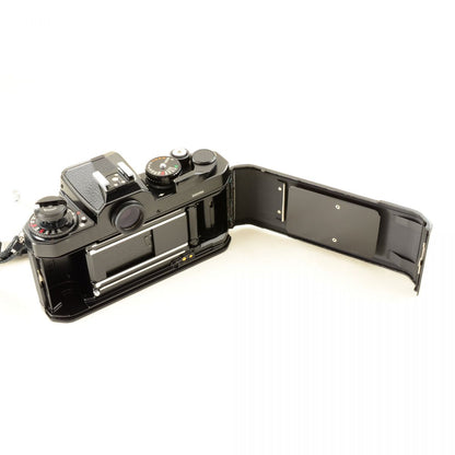 【中古】Nikon FE2 シルバー Ai NIKKOR 35mm f/2 単焦点レンズ付 フィルムカメラ ニコン S/N: 2552950