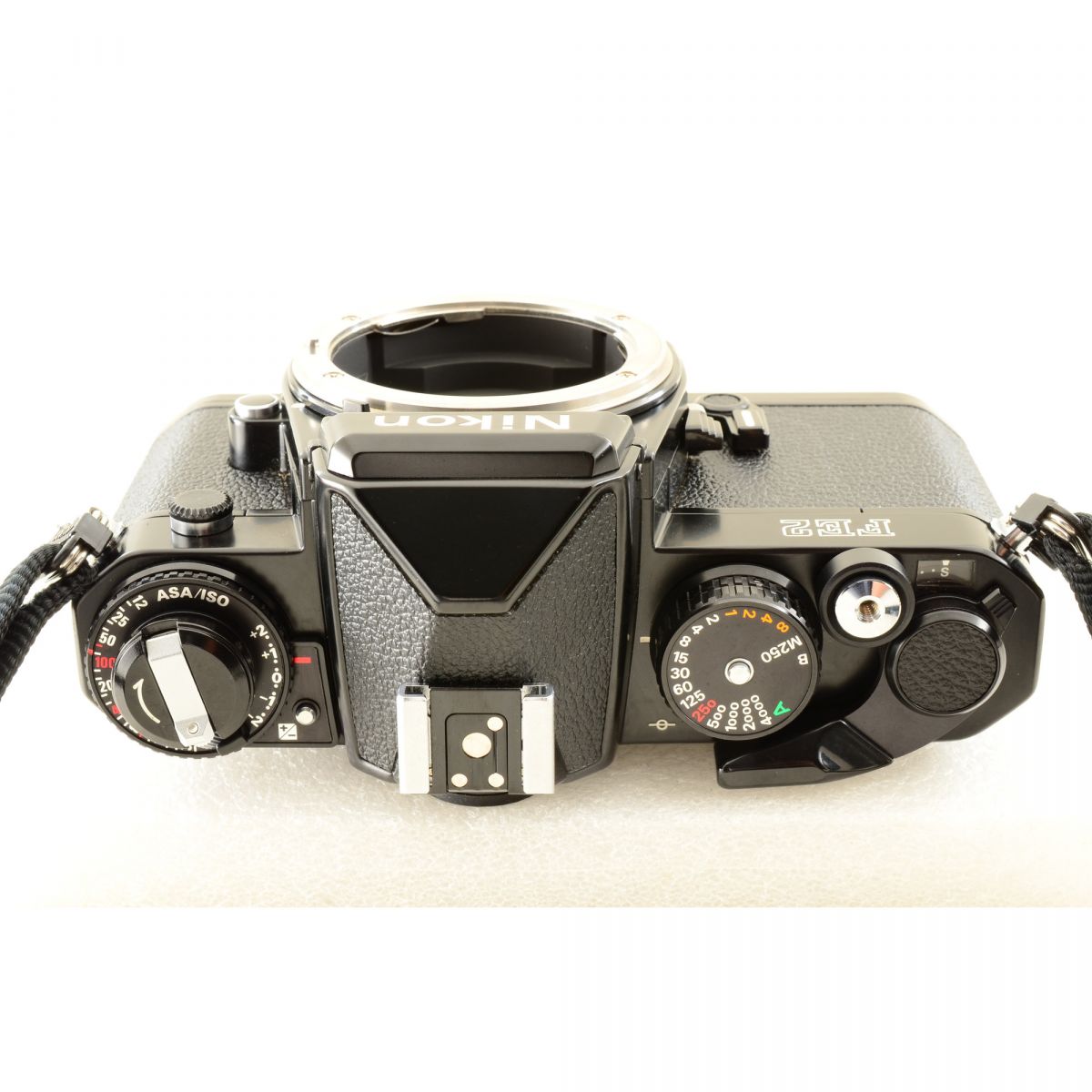 【中古】Nikon FE2 シルバー Ai NIKKOR 35mm f/2 単焦点レンズ付 フィルムカメラ ニコン S/N: 2552950