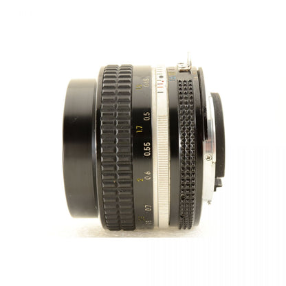 【中古】Nikon Ai NIKKOR 50mm f/1.4 標準 単焦点レンズ マニュアルフォーカス ニコン S/N: 4424576