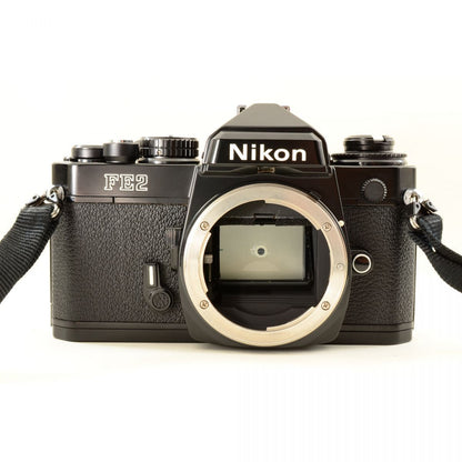 【中古】Nikon FE2 シルバー Ai NIKKOR 35mm f/2 単焦点レンズ付 フィルムカメラ ニコン S/N: 2552950