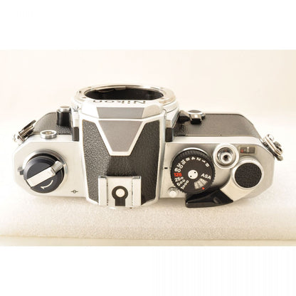 【中古】Nikon FM シルバー 35mm 一眼レフ フィルムカメラ +Ai-S NIKKOR 50mm F1.4 単焦点 MF カメラレンズ 交換レンズ ニコン