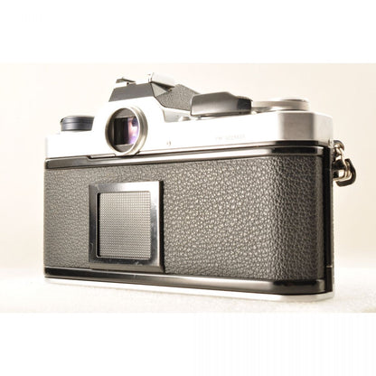 【中古】Nikon FM シルバー 35mm 一眼レフ フィルムカメラ +Ai-S NIKKOR 50mm F1.4 単焦点 MF カメラレンズ 交換レンズ ニコン