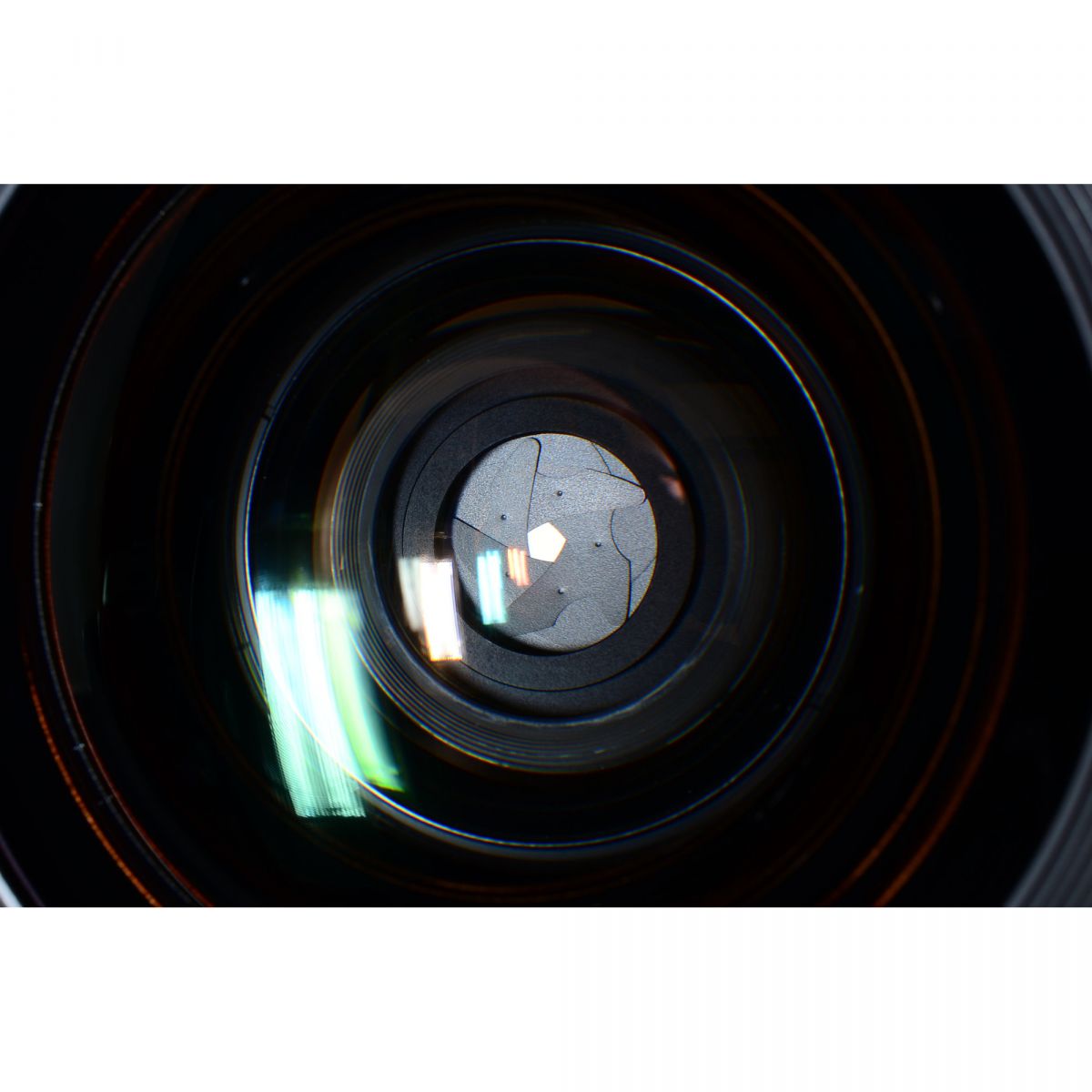 【中古】Canon New FD 20-35mm f/3.5 L 広角 ズームレンズ キャノン S/N: 18436