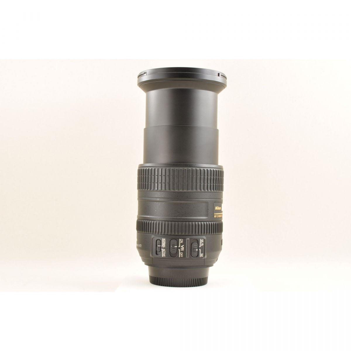 【中古】Nikon AF-S DX NIKKOR 18-200mm F3.5-5.6G ED VR フード付き ズーム カメラレンズ 交換レンズ ニコン S/N:3011997