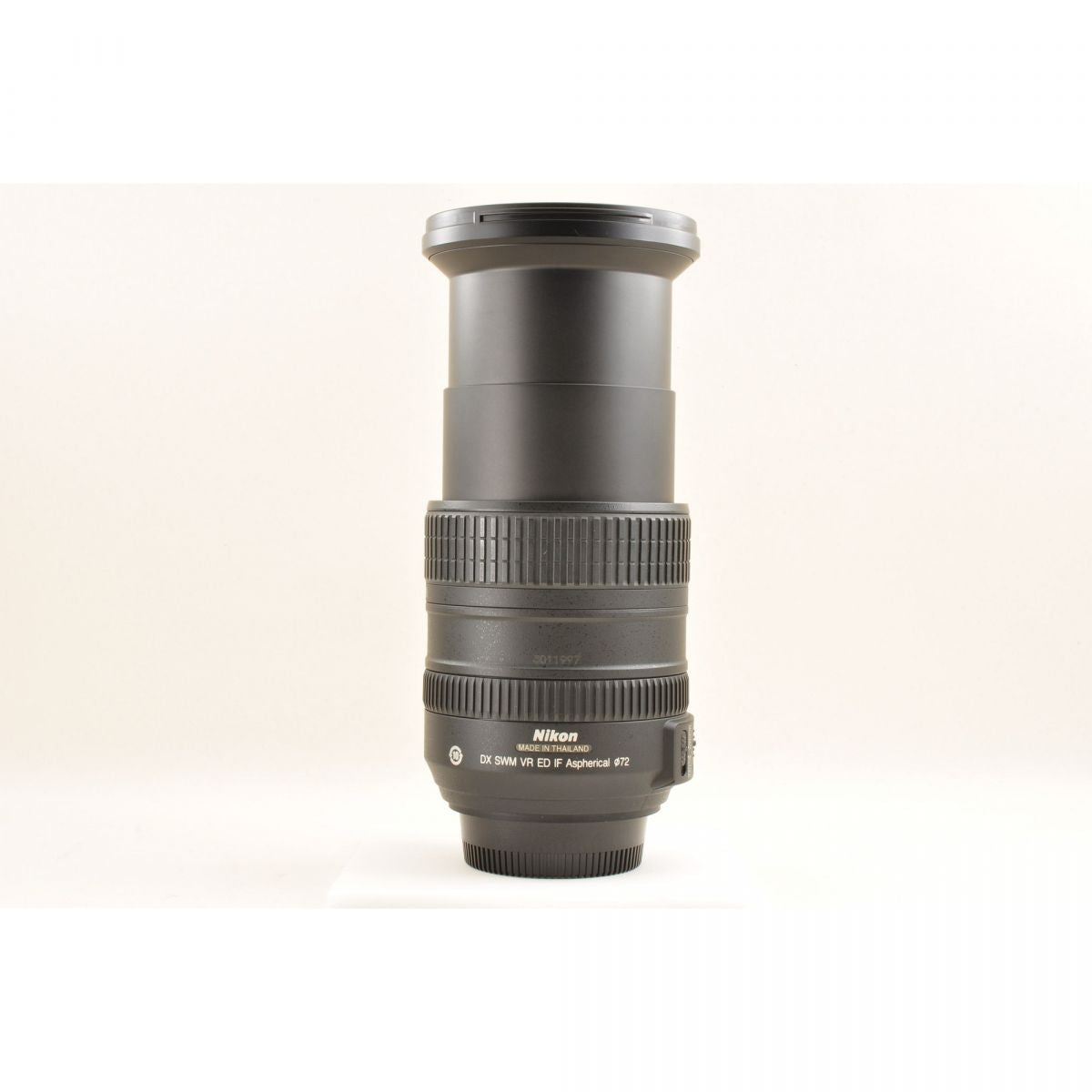 【中古】Nikon AF-S DX NIKKOR 18-200mm F3.5-5.6G ED VR フード付き ズーム カメラレンズ 交換レンズ ニコン S/N:3011997