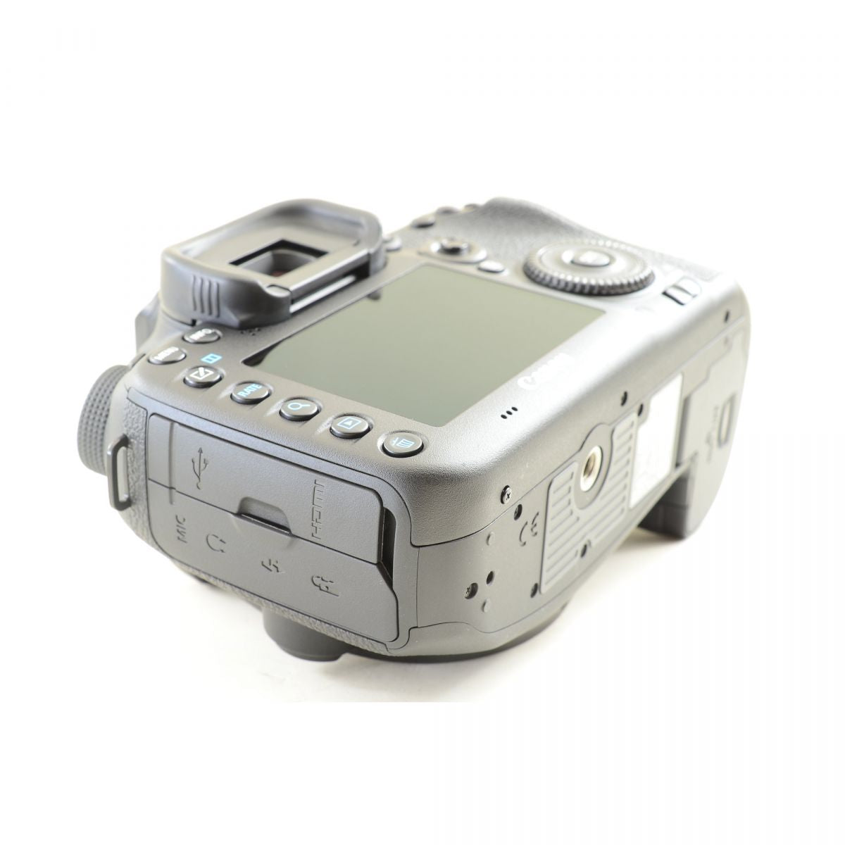 【中古】Canon EOS 7D Mark II デジタル一眼レフカメラ EF-S 18-135mm f/3.5-5.6 IS ズーム キヤノン セット S/N:321055000392