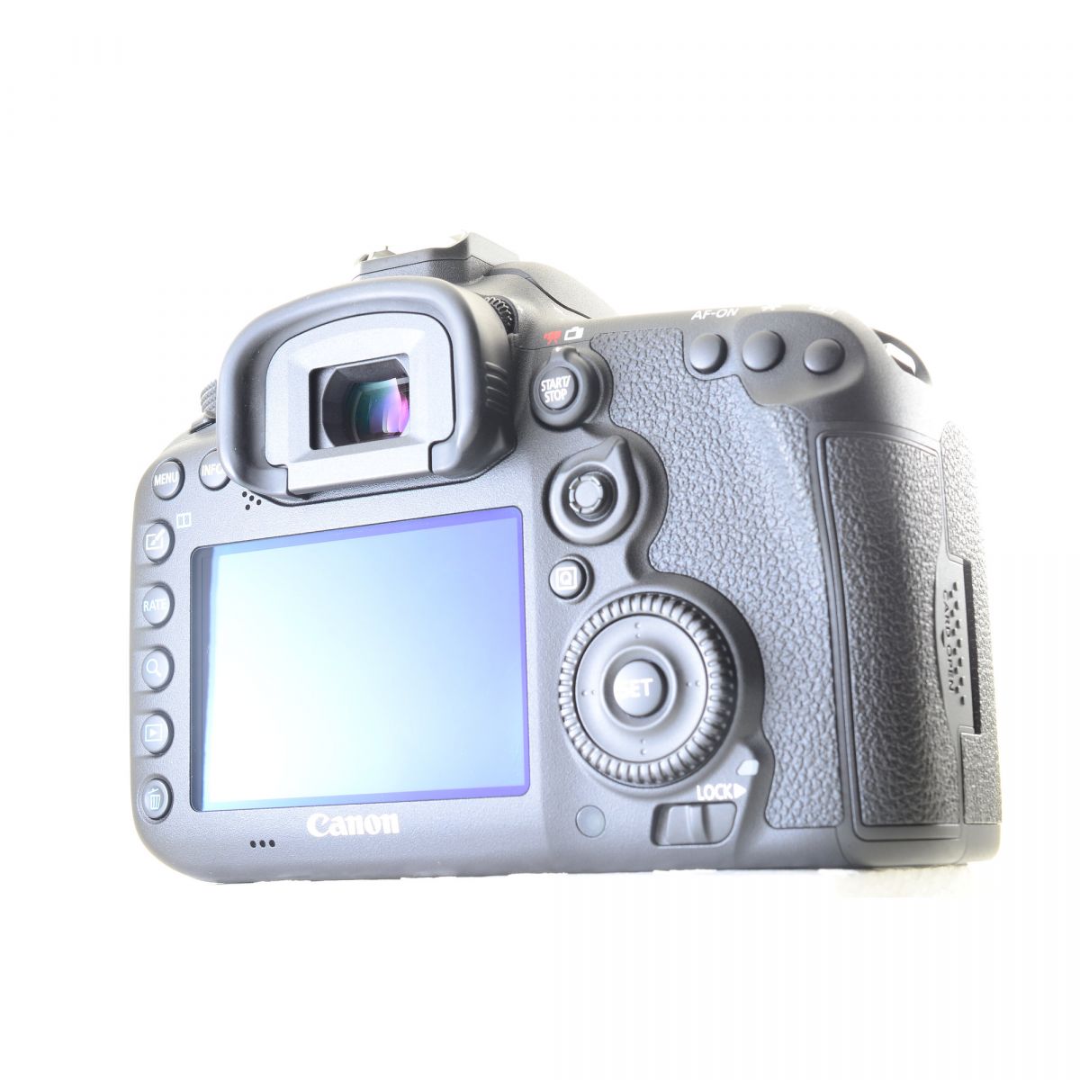 【中古】Canon EOS 7D Mark II デジタル一眼レフカメラ EF-S 18-135mm f/3.5-5.6 IS ズーム キヤノン セット S/N:321055000392