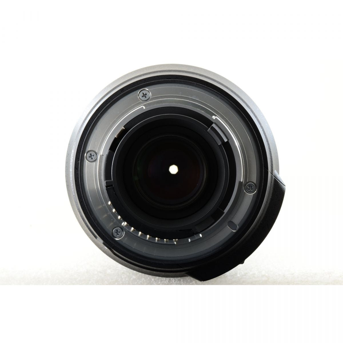 【中古】Nikon D90 AF-S DX NIKKOR 18-200mm f/3.5-5.6G ED VR レンズキット ニコン S/N: 2043615