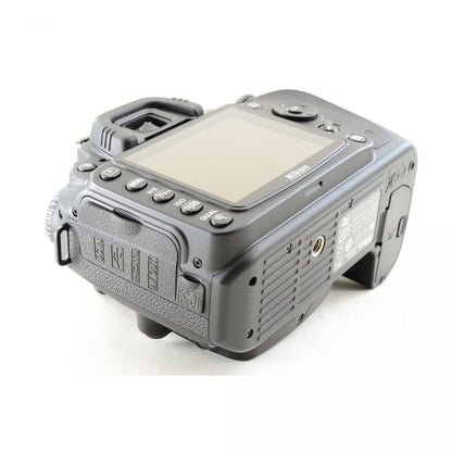【中古】Nikon D90 AF-S DX NIKKOR 18-200mm f/3.5-5.6G ED VR レンズキット ニコン S/N: 2043615