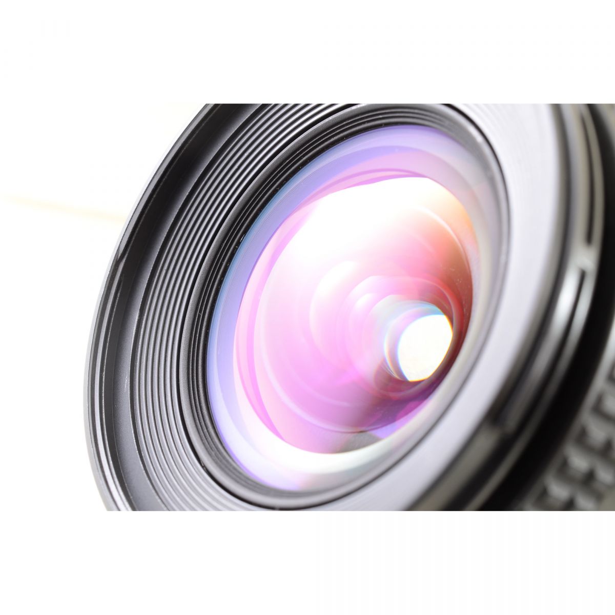 【中古】Nikon AF NIKKOR 20mm f/2.8 HB-1フード付き 広角 単焦点 カメラレンズ 交換レンズ ニコン S/N:201688