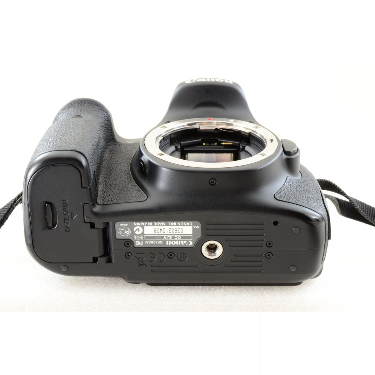 【中古】Canon EOS 60D 18.0MP DSLR Camera Black Canon EF-S 18-135mm f/3.5-5.6 IS Zoom Lens 360213408