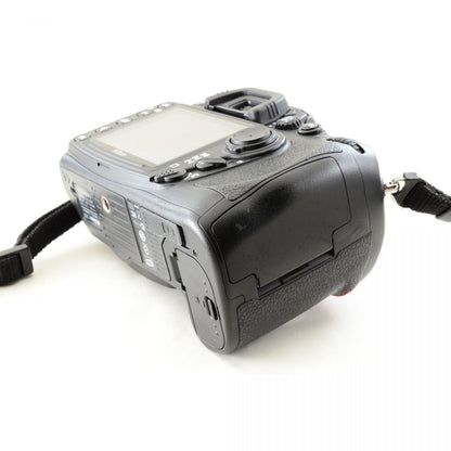 【中古】Nikon D300 1230万画素 デジタル一眼レフカメラ デジタルカメラ ニコン S/N:2004931