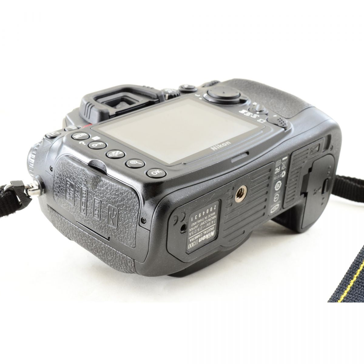 【中古】Nikon D300 1230万画素 デジタル一眼レフカメラ デジタルカメラ ニコン S/N:2004931