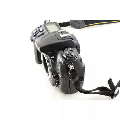 【中古】Nikon D300 1230万画素 デジタル一眼レフカメラ デジタルカメラ ニコン S/N:2004931