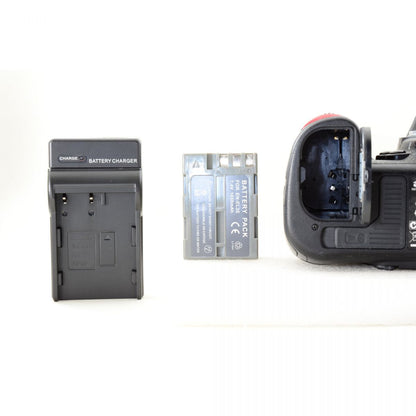 【中古】Nikon D300 1230万画素 デジタル一眼レフカメラ デジタルカメラ ニコン S/N:2004931