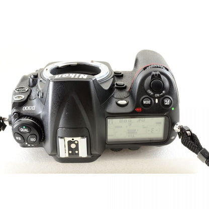 【中古】Nikon D300 1230万画素 デジタル一眼レフカメラ デジタルカメラ ニコン S/N:2004931