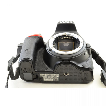 【中古】Nikon D5500 2420万画素 デジタル一眼レフカメラ デジタルカメラ ニコン S/N:2161163