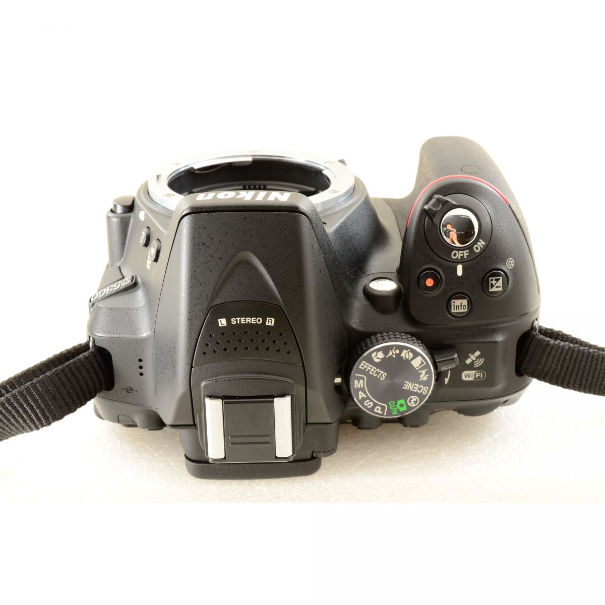 【中古】Nikon D5300 2416万画素 デジタル一眼レフカメラ ブラック ニコン S/N:2124558