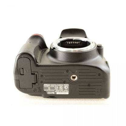 【中古】Nikon D5100 1620万画素 デジタル一眼レフカメラ ブラック ニコン S/N:2027256