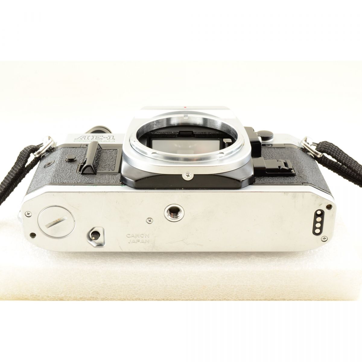 【中古】Canon AE-1 Program シルバー 一眼レフ フィルムカメラ New FD 35-70mm レンズ セット S/N:3037685