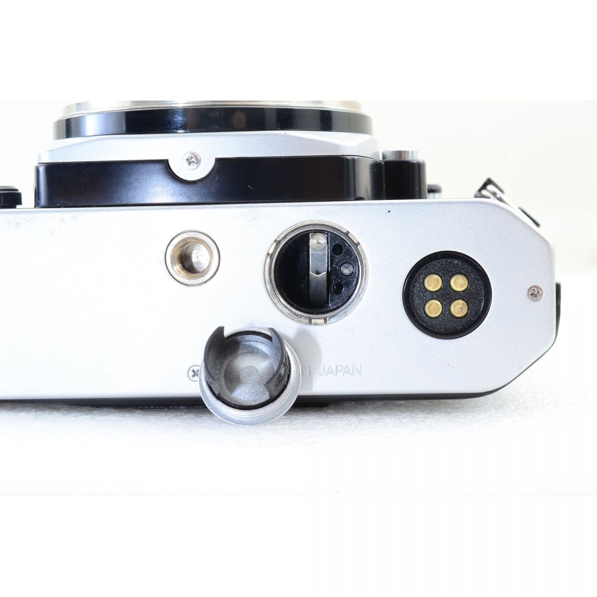 【中古】Nikon New FM2 後期 シルバー 35mm フィルムカメラ Ai-S 35mm f/2.8 レンズ セット S/N:8220491