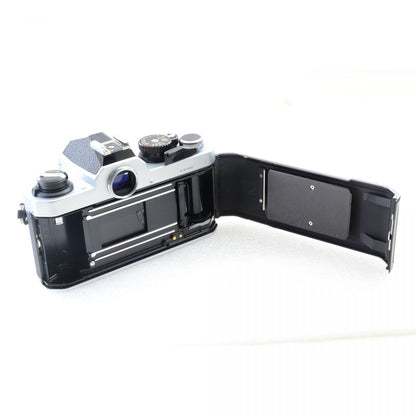 【中古】Nikon New FM2 後期 シルバー 35mm フィルムカメラ Ai-S 35mm f/2.8 レンズ セット S/N:8220491