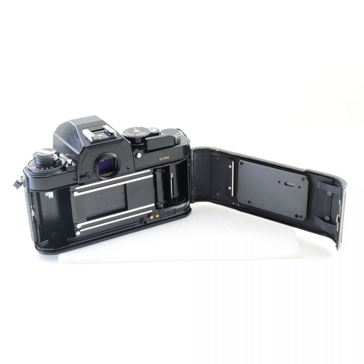 【中古】Nikon FA ブラック Ai-S NIKKOR 50mm f/1.8 パンケーキ 単焦点レンズ フィルムカメラ ニコン S/N: 5177093