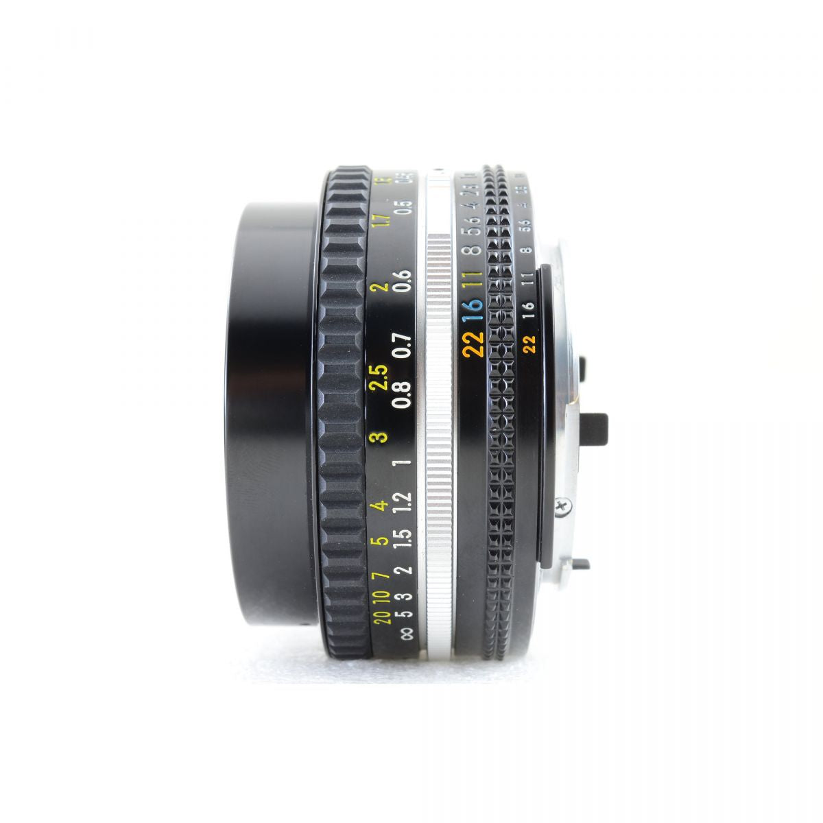 【中古】Nikon FA ブラック Ai-S NIKKOR 50mm f/1.8 パンケーキ 単焦点レンズ フィルムカメラ ニコン S/N: 5177093