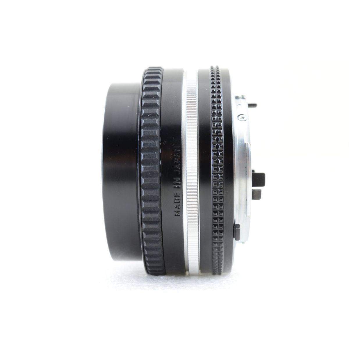 【中古】Nikon FA ブラック Ai-S NIKKOR 50mm f/1.8 パンケーキ 単焦点レンズ フィルムカメラ ニコン S/N: 5177093