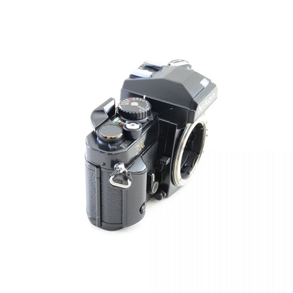 【中古】Nikon FA ブラック Ai-S NIKKOR 50mm f/1.8 パンケーキ 単焦点レンズ フィルムカメラ ニコン S/N: 5177093