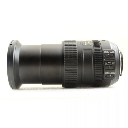 【中古】Nikon AF-S DX NIKKOR 18-200mm f/3.5-5.6G ED VR フード付 高倍率 ズームレンズ ニコン S/N: 2626285