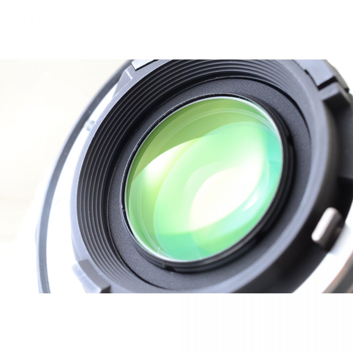 【中古】Nikon AF-S DX NIKKOR 18-200mm f/3.5-5.6G ED VR フード付 高倍率 ズームレンズ ニコン S/N: 2626285