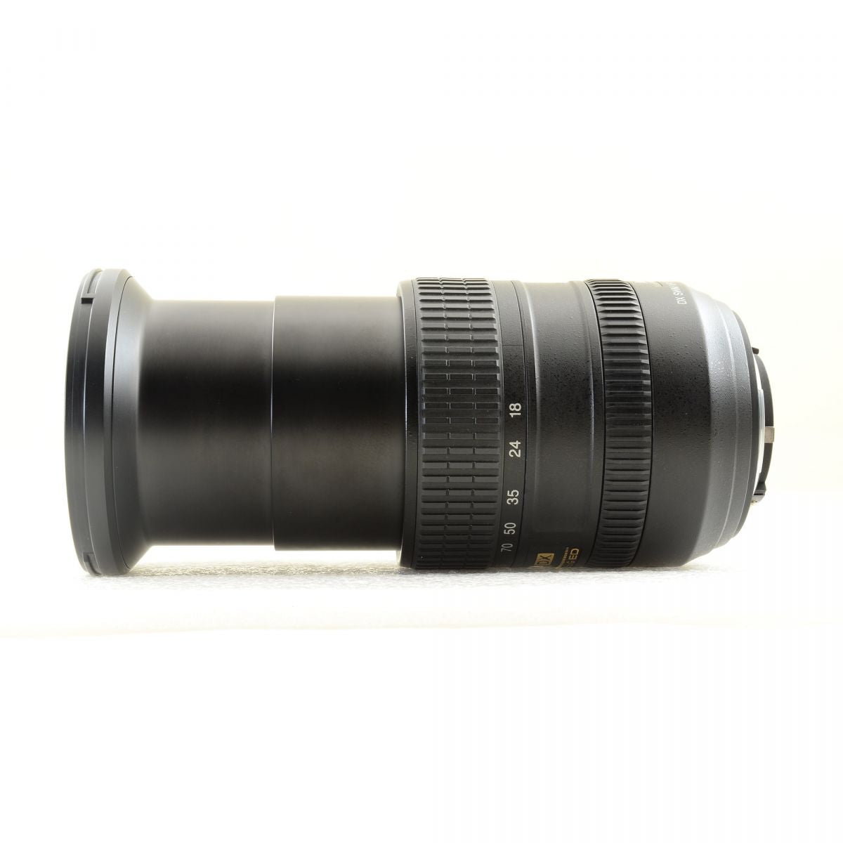 【中古】Nikon AF-S DX NIKKOR 18-200mm f/3.5-5.6G ED VR フード付 高倍率 ズームレンズ ニコン S/N: 2626285