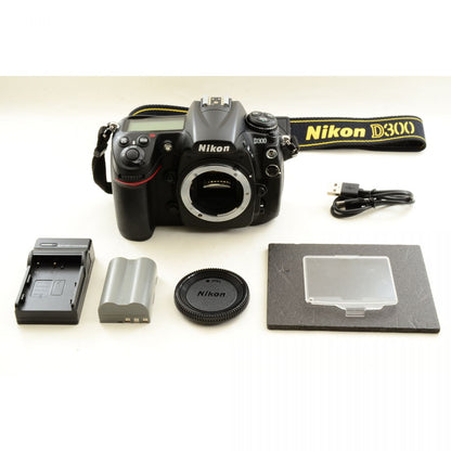 【中古】Nikon D300 1230万画素 デジタル一眼レフカメラ デジタルカメラ ニコン S/N:2004931