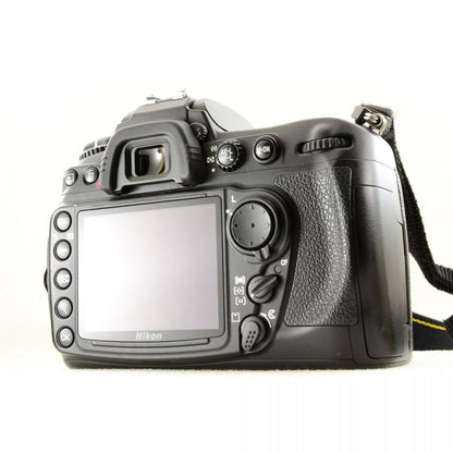 【中古】Nikon D300 1230万画素 デジタル一眼レフカメラ デジタルカメラ ニコン S/N:2004931